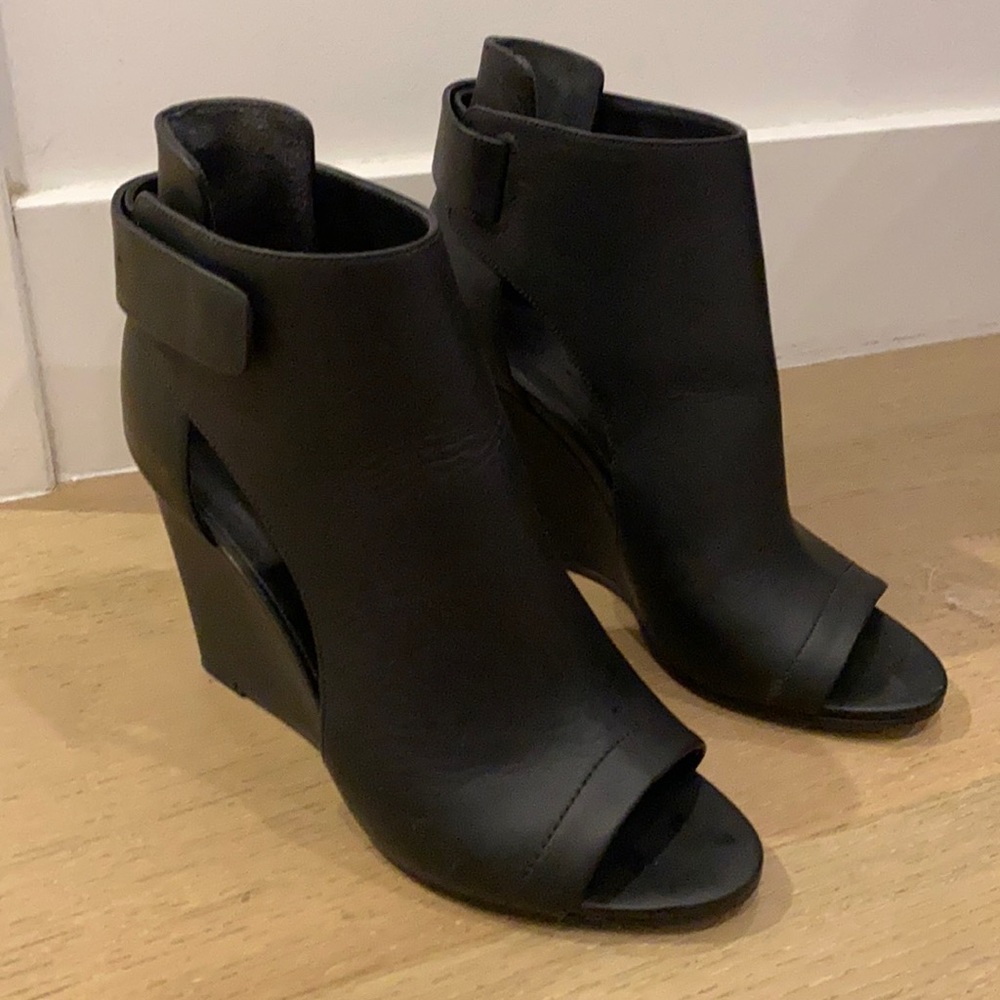 Vince black wedge platform sandals